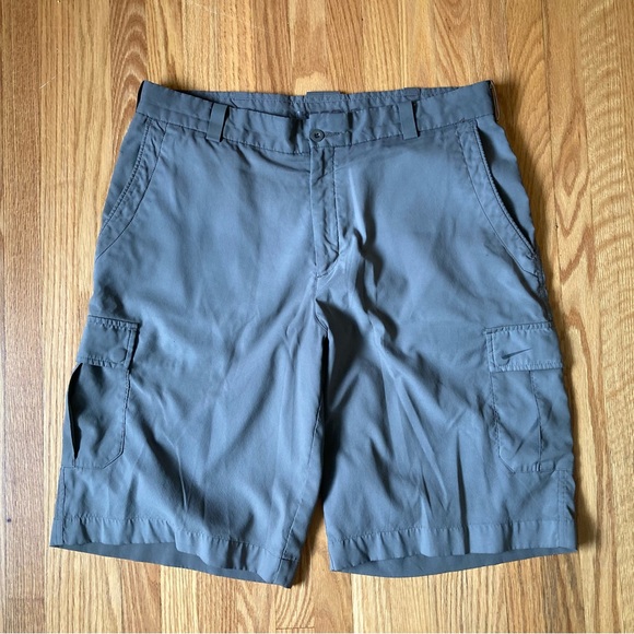 Nike DriFit Golf shorts - Picture 1 of 6